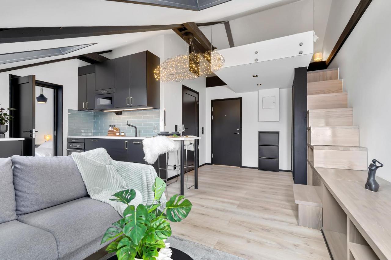 Apartment In The Heart Of ! *